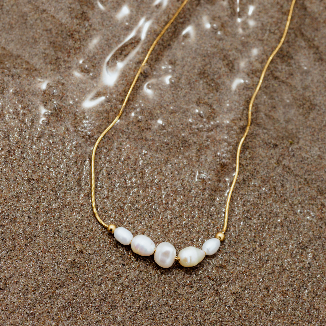 Pearlessence Choker Oro
