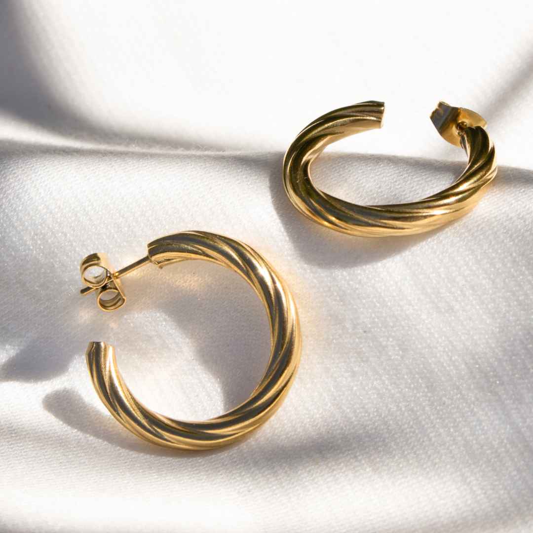 Squeeze it Medium Hoop Studs Oro
