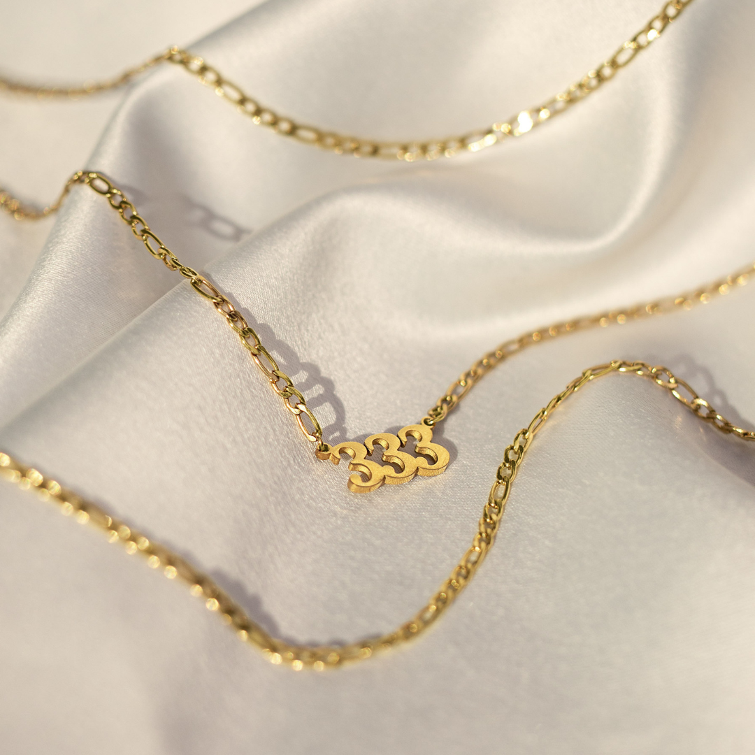 Angel Number 333 Necklace Oro
