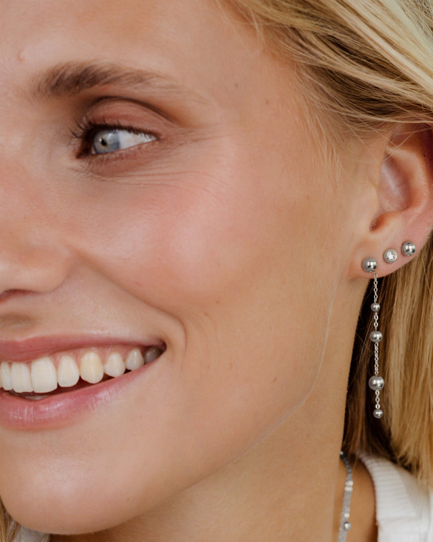 [[Colore:Argento,shopthelook]]
