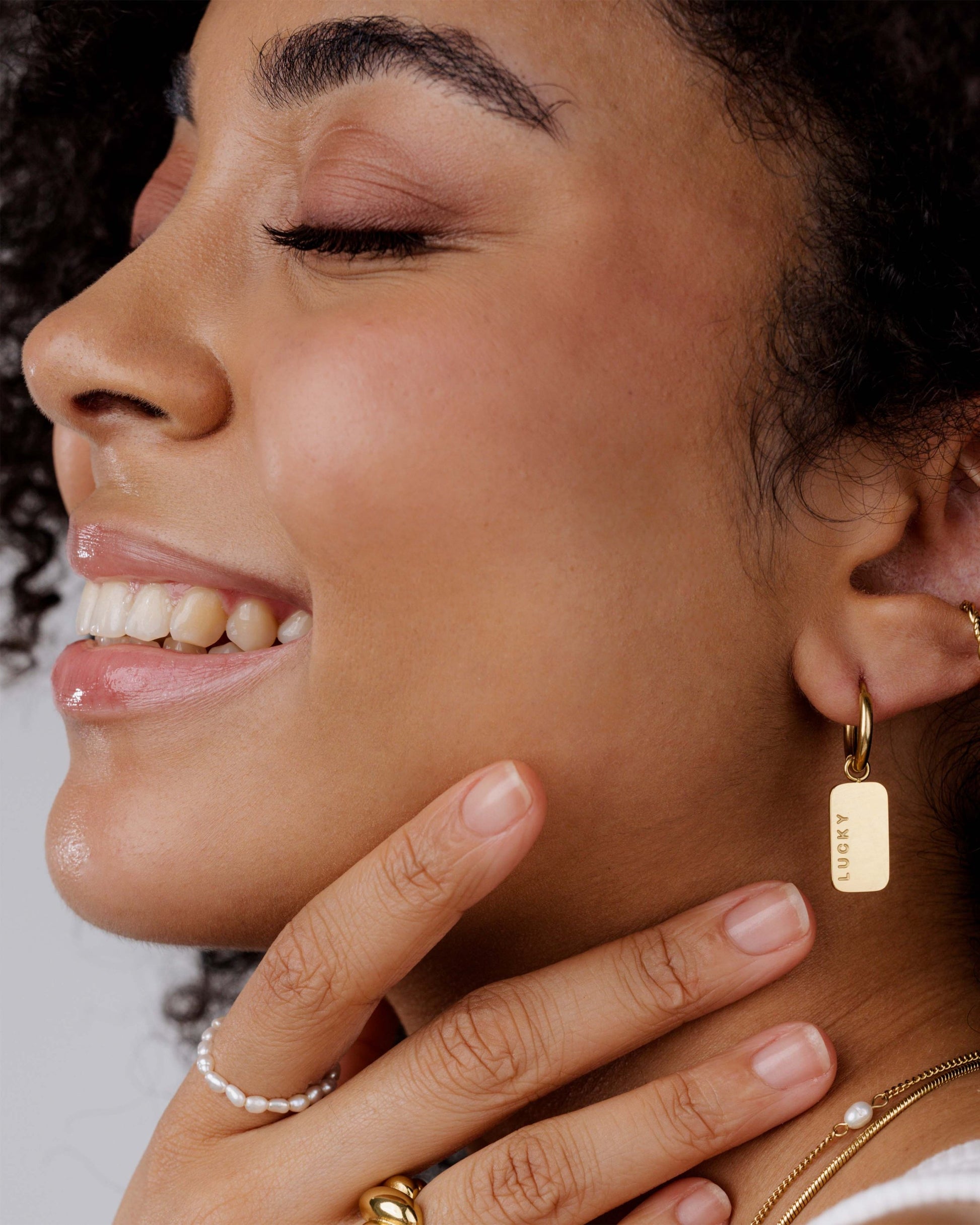 Lucky Pendant Hoop Set Small Oro