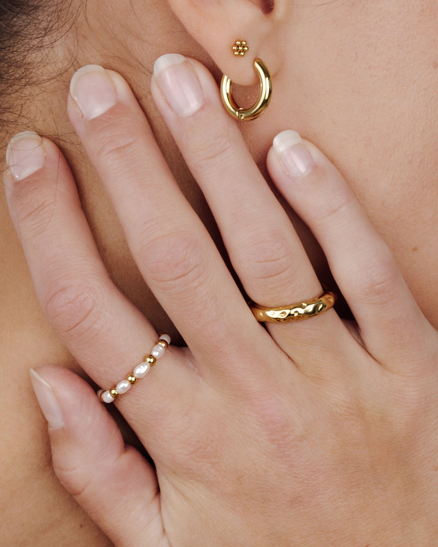 [[Farbe:Gold,shopthelook]]