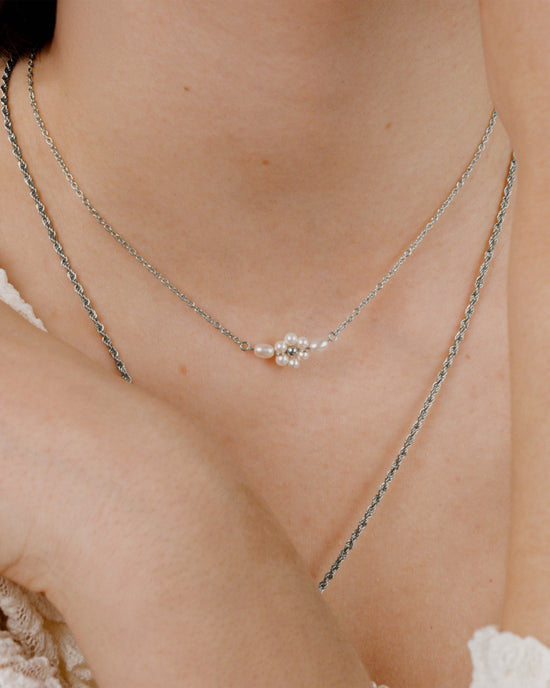 Daisy Choker Argento