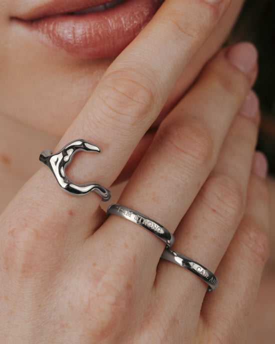 I am strong Anello Argento