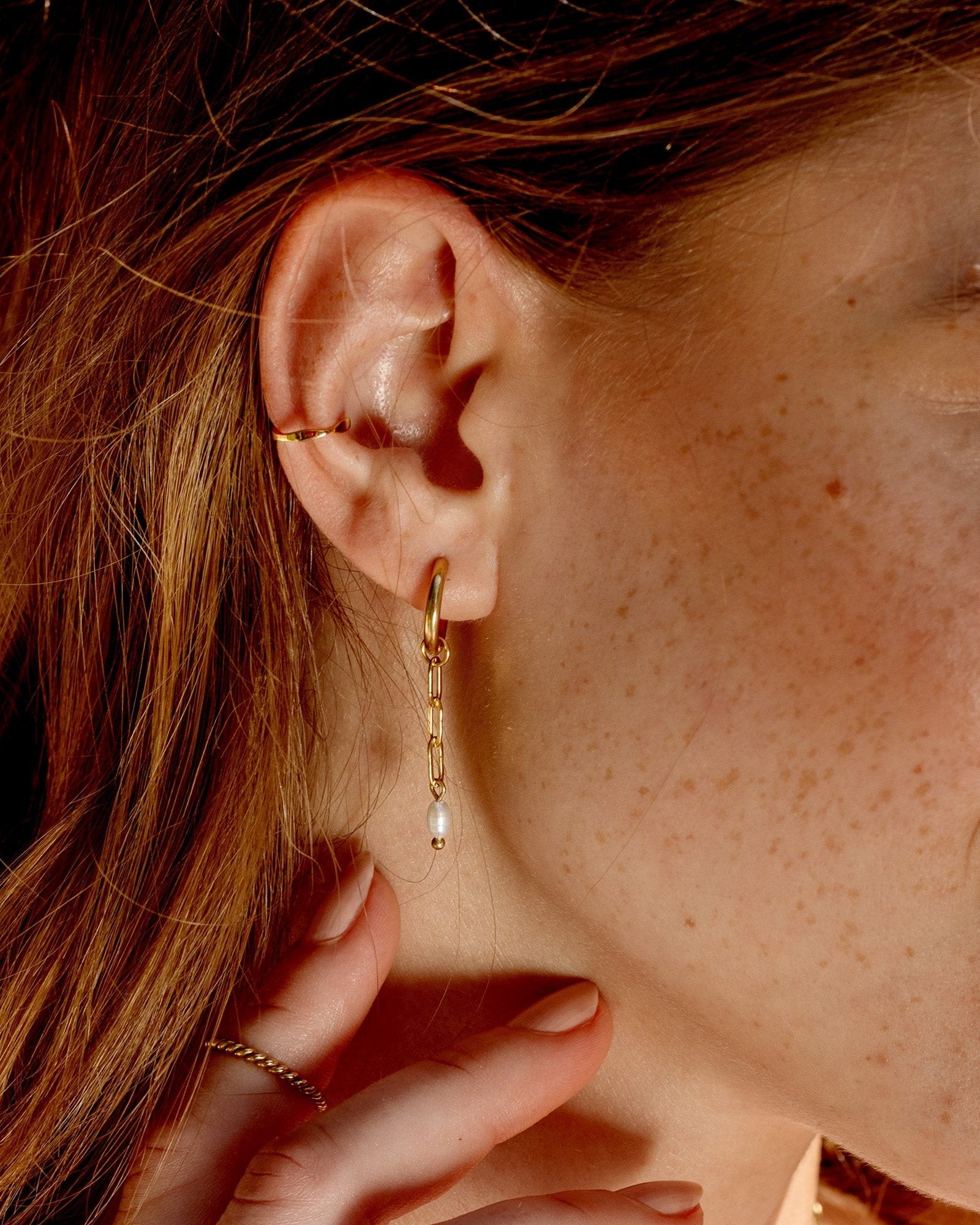 Offbeat Ear Cuff Oro