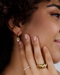 [[Farbe:Gold,shopthelook]]