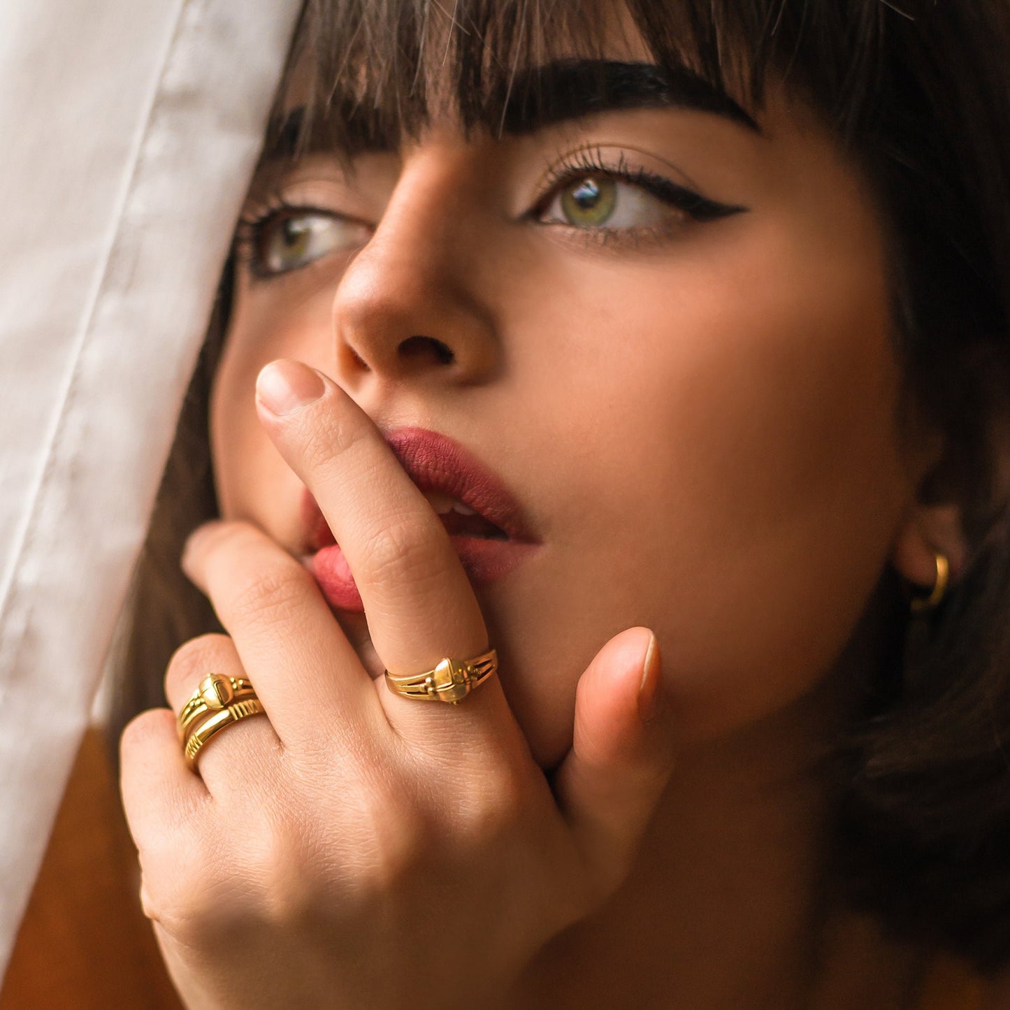 [[Colore:Oro,shopthelook]]