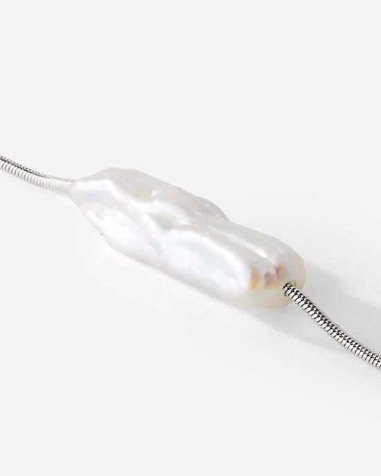 Luminous Pearl Choker Argento