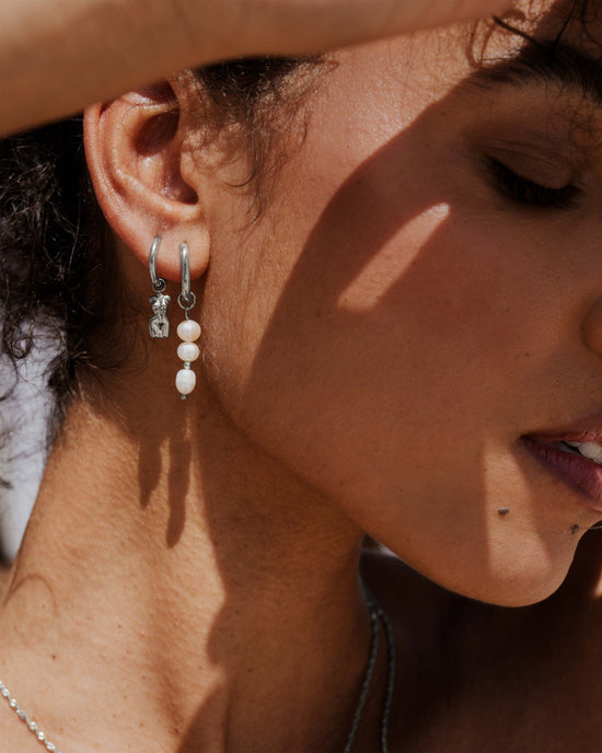 Triple Pearl Hoop Set Argento