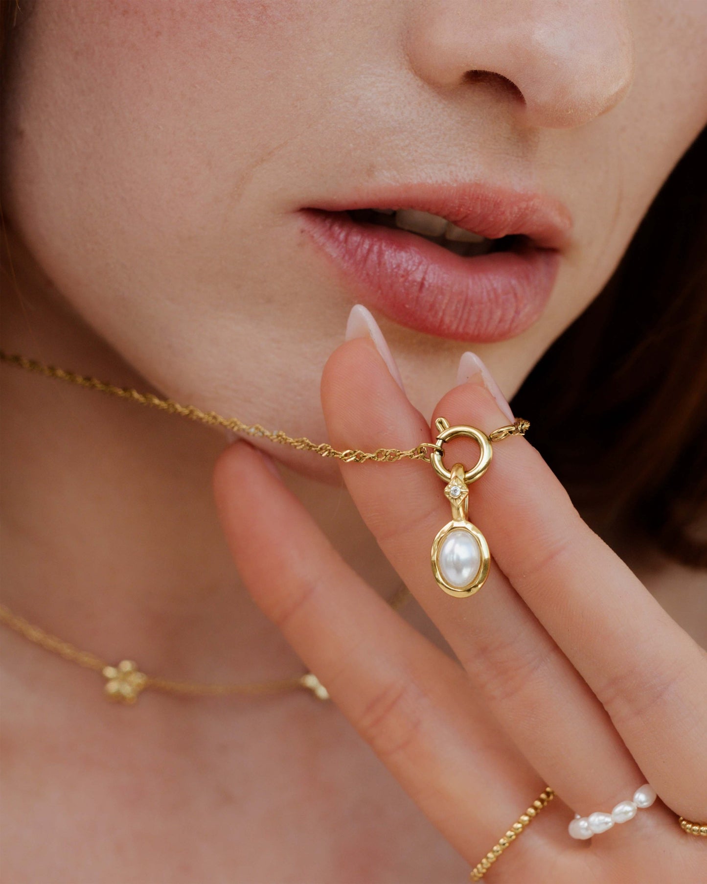 [[Colore:Oro,shopthelook]]