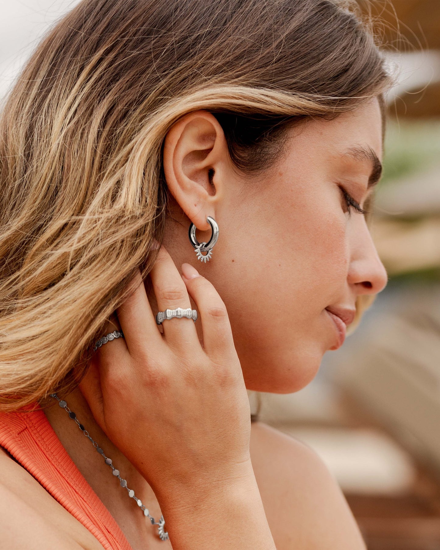 [[Colore:Argento,shopthelook]]