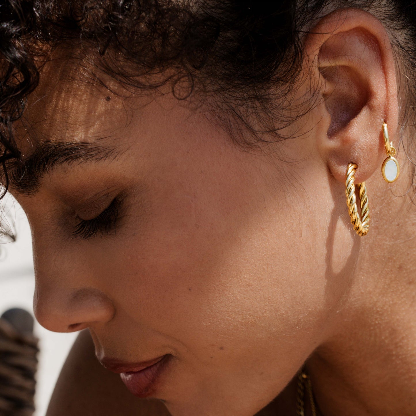 Mother of Pearls Hoop Set Oro