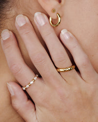 [[Colore:Oro,shopthelook]]