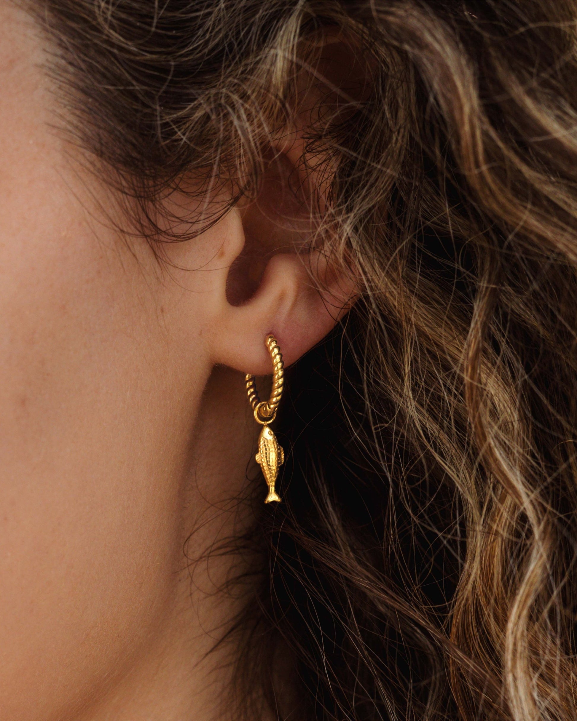Pezito Twisted Hoop Set Small Oro