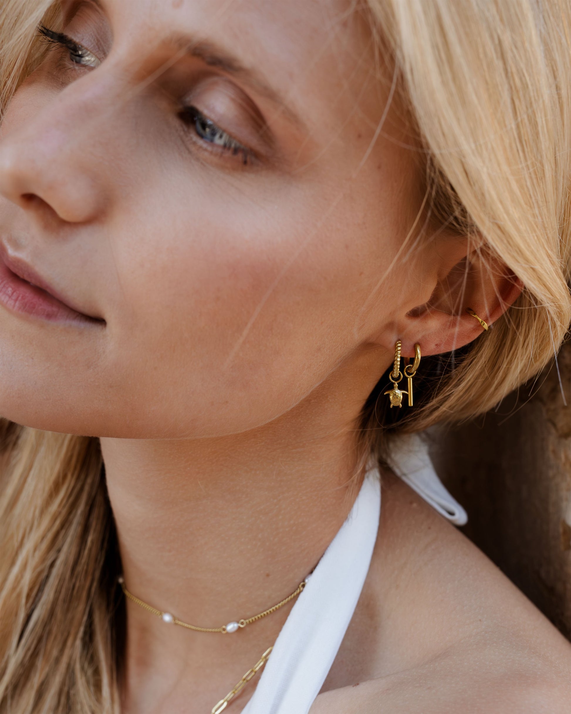 Offbeat Ear Cuff Oro