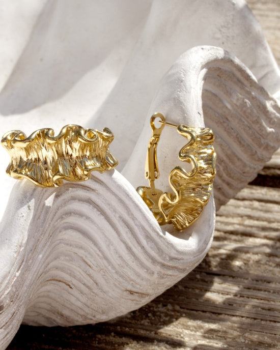 Cute Coral Hoops Oro