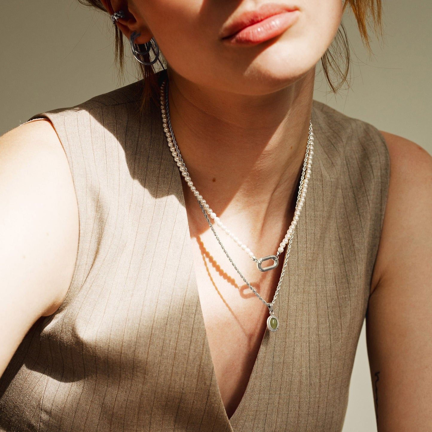 [[Farbe:Silber,shopthelook]]