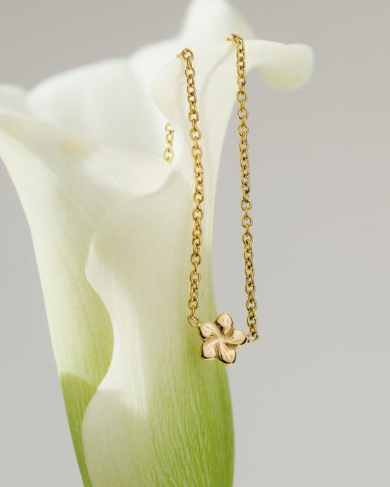 Floral Glow Choker Oro