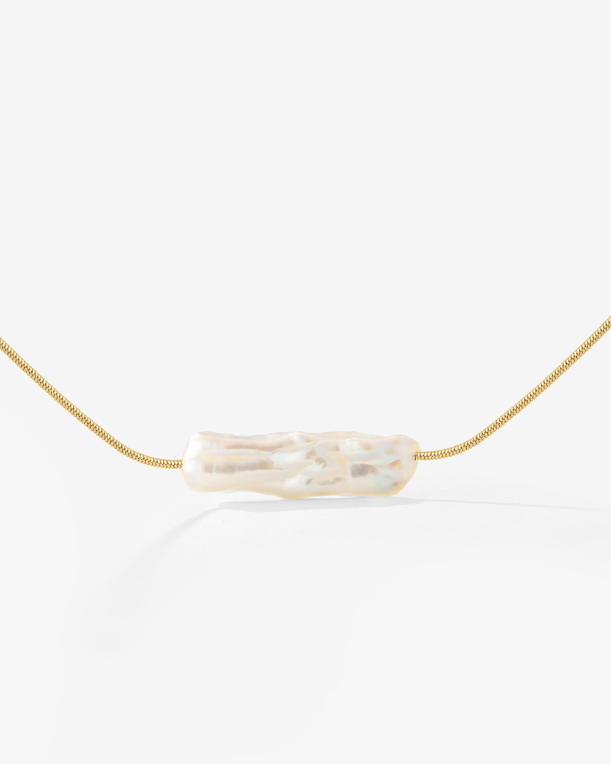 Luminous Pearl Choker Oro