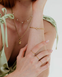 [[Colore:Oro,shopthelook]]