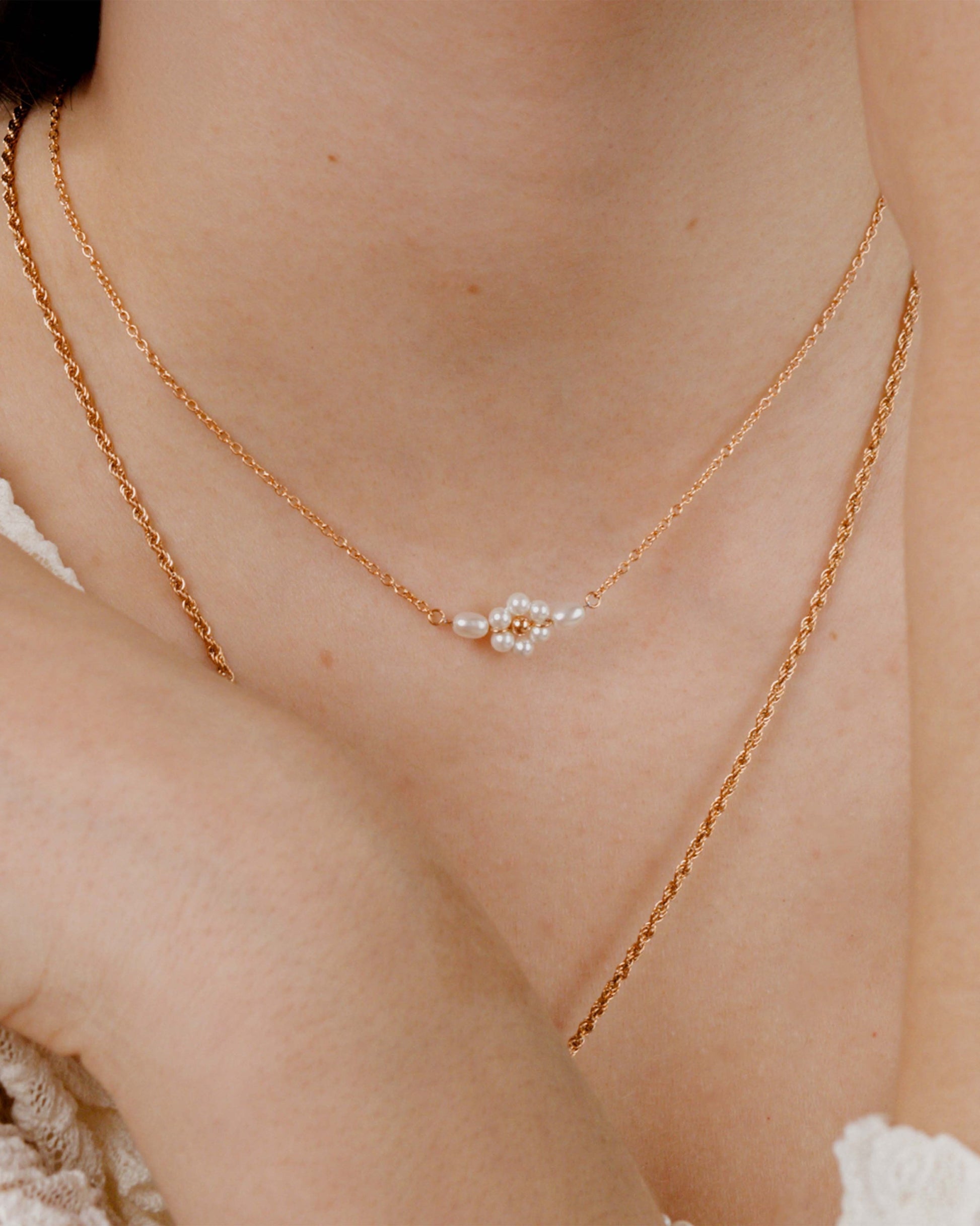 Daisy Choker Oro Rosa