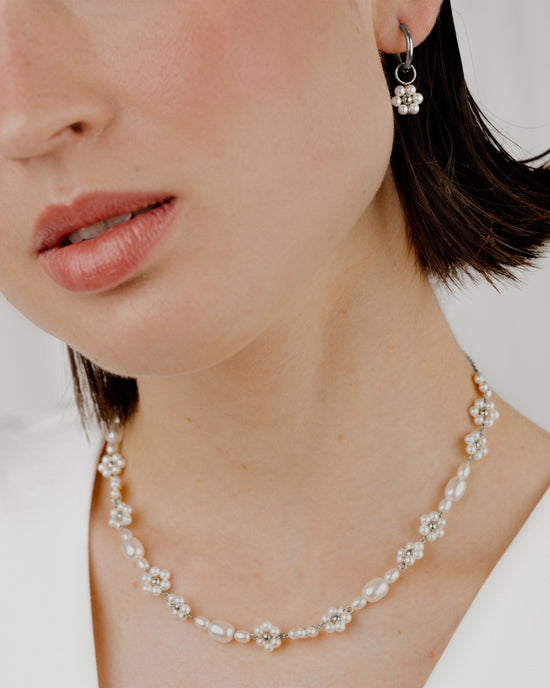 Flowery Pearls Choker Argento