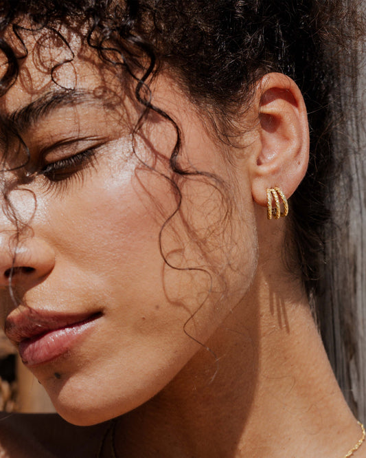 Triple Trouble Studs Oro