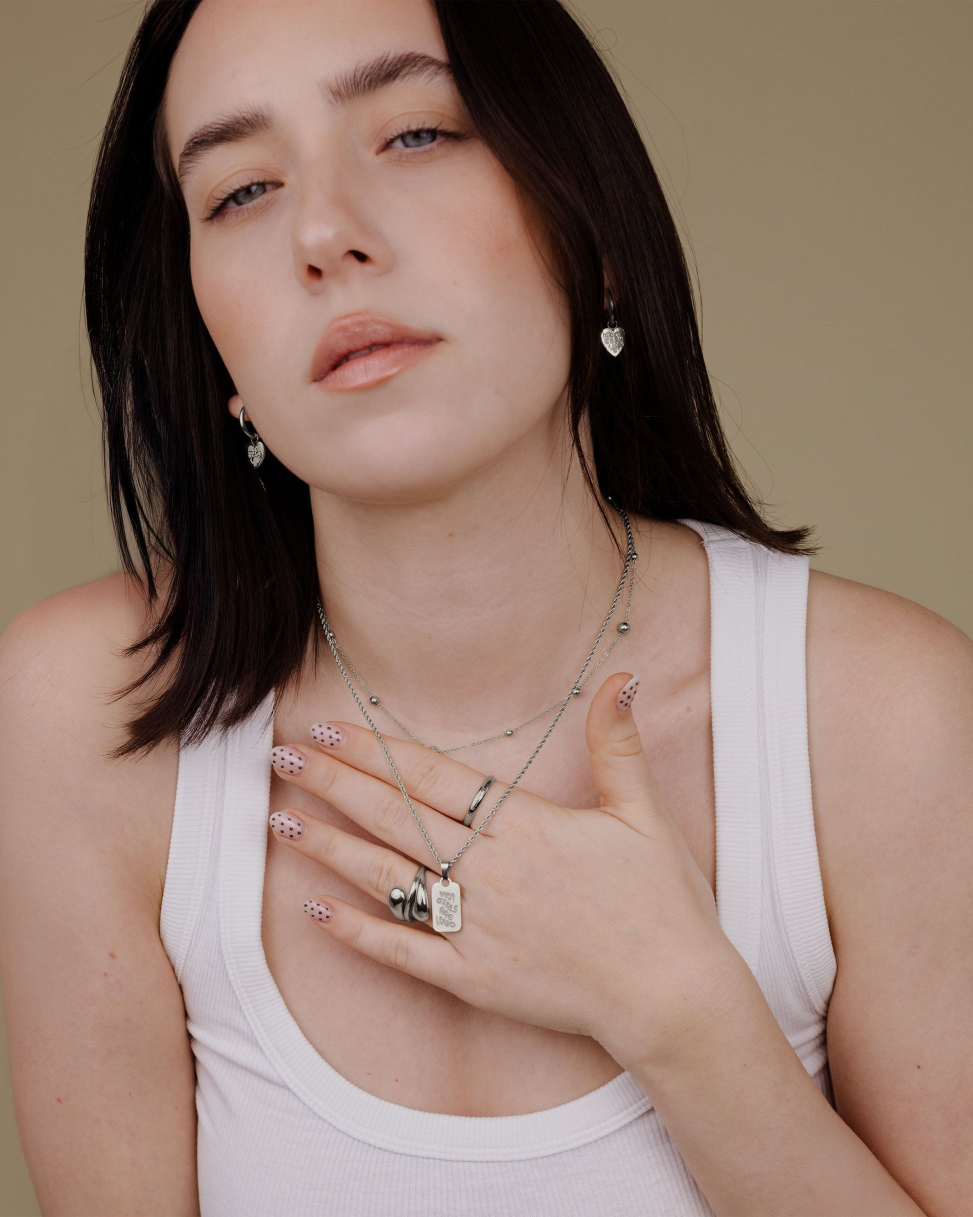 Hot girls are loud Collana Argento