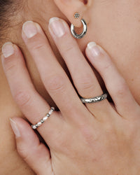 [[Colore:Argento,shopthelook]]