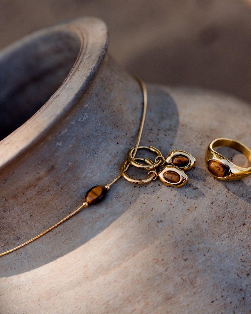 Sunflare Gem Choker Oro