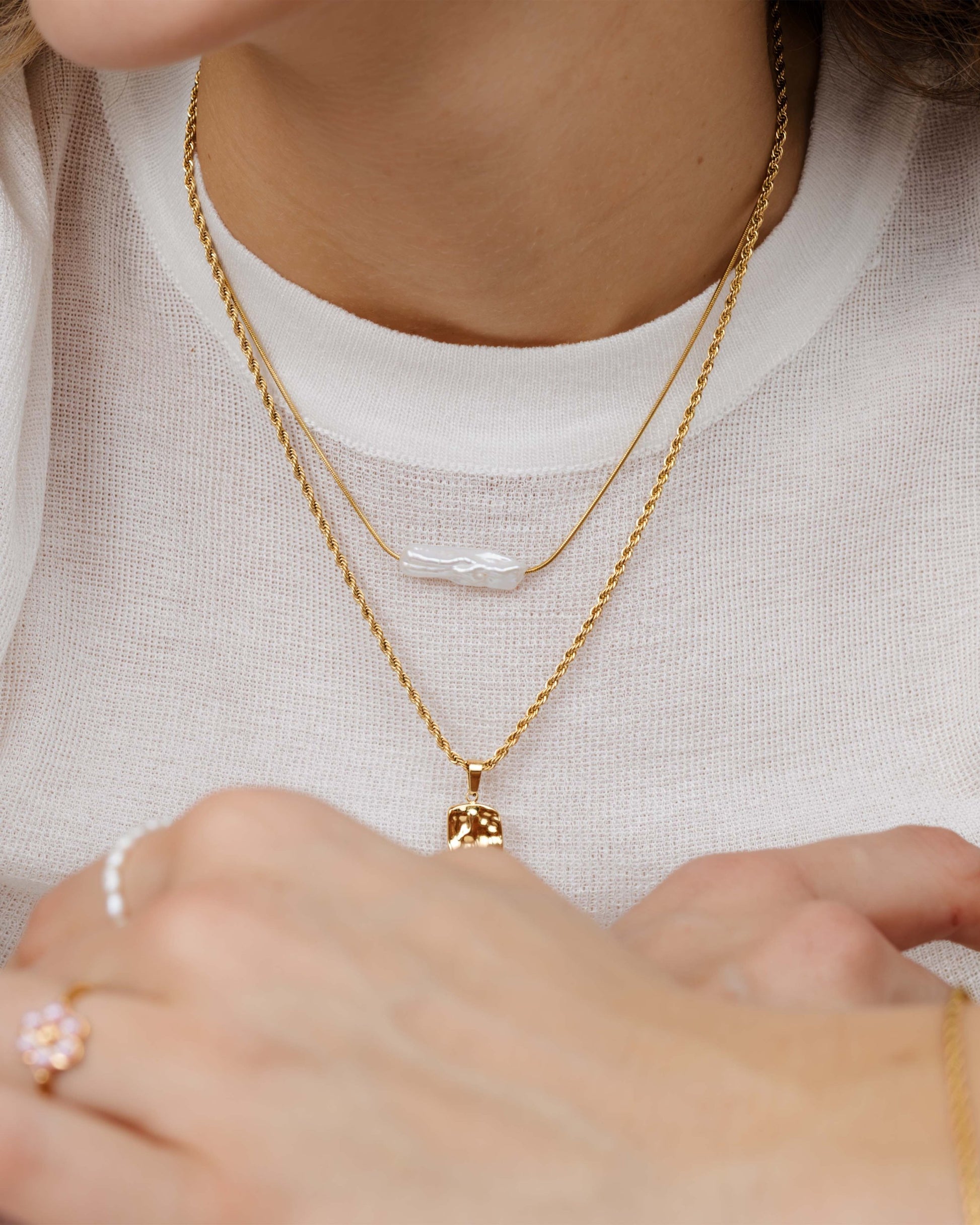 Luminous Pearl Choker Oro