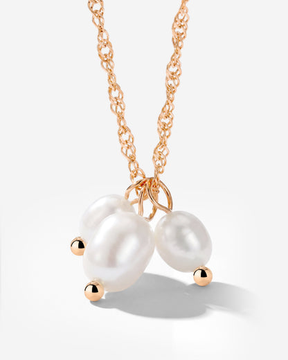 Tres Perlas Necklace