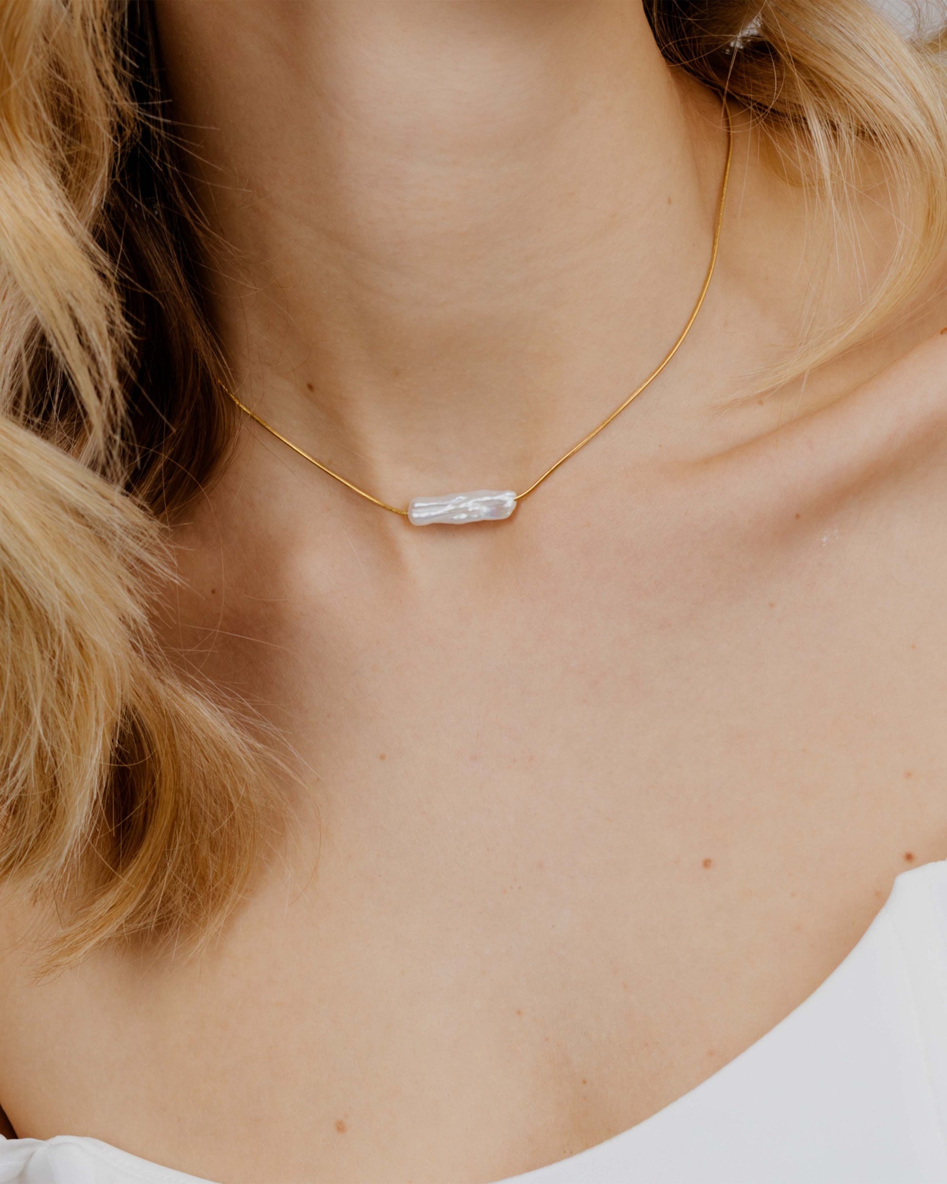 Luminous Pearl Choker Oro