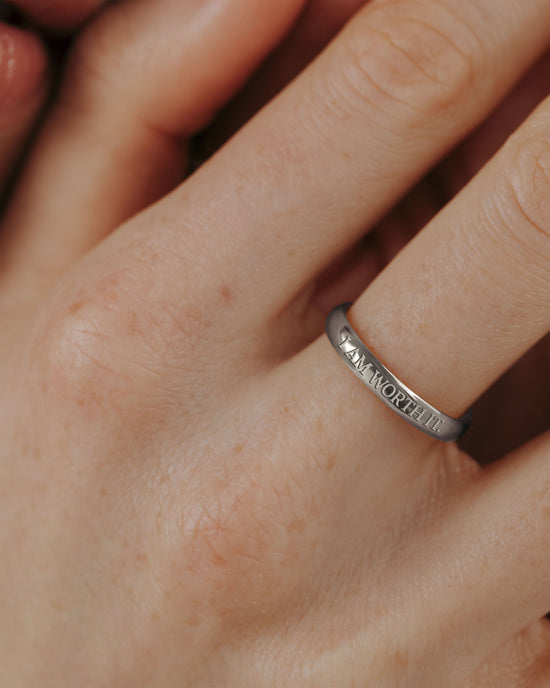 I am worth it Anello Argento