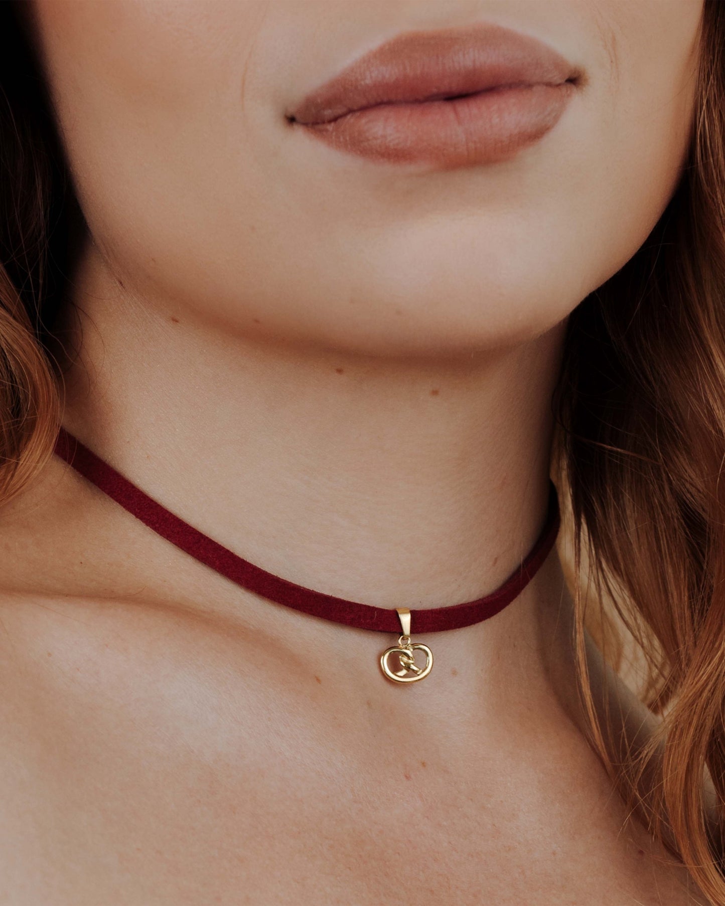 Pretzel Babe Choker Dark Red
