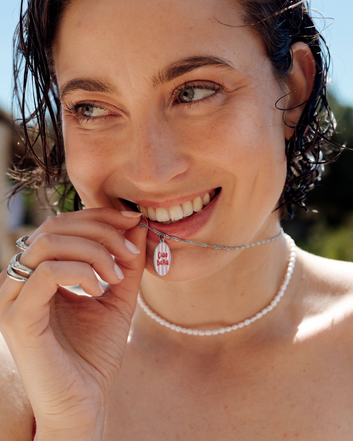 [[Colore:Argento,shopthelook]]