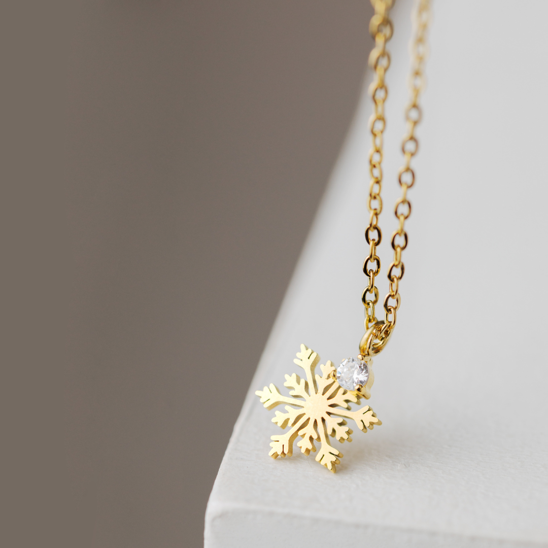 Sparkling Snowflake Necklace Silber
