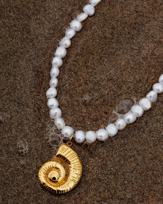 Ammonite Pearl Collana Oro Rosa
