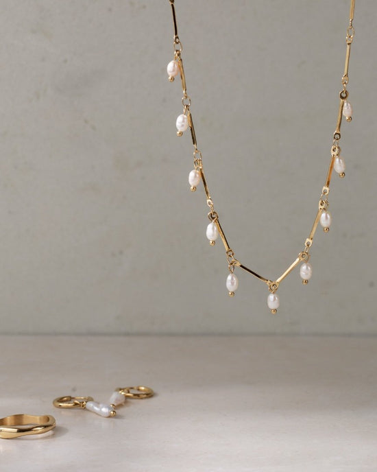 Annes Authentic Pearl Choker Oro