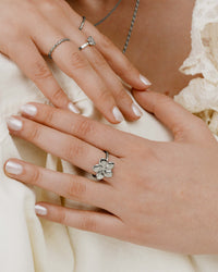 [[Farbe:Silber,shopthelook]]
