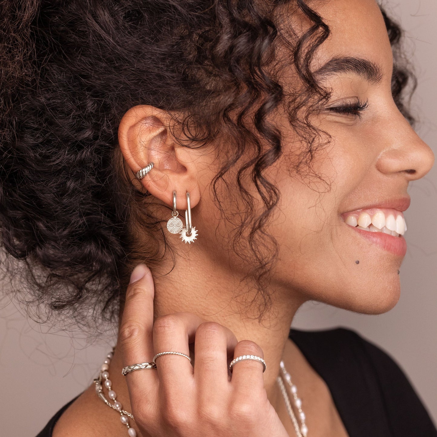 [[Colore:Argento,shopthelook]]