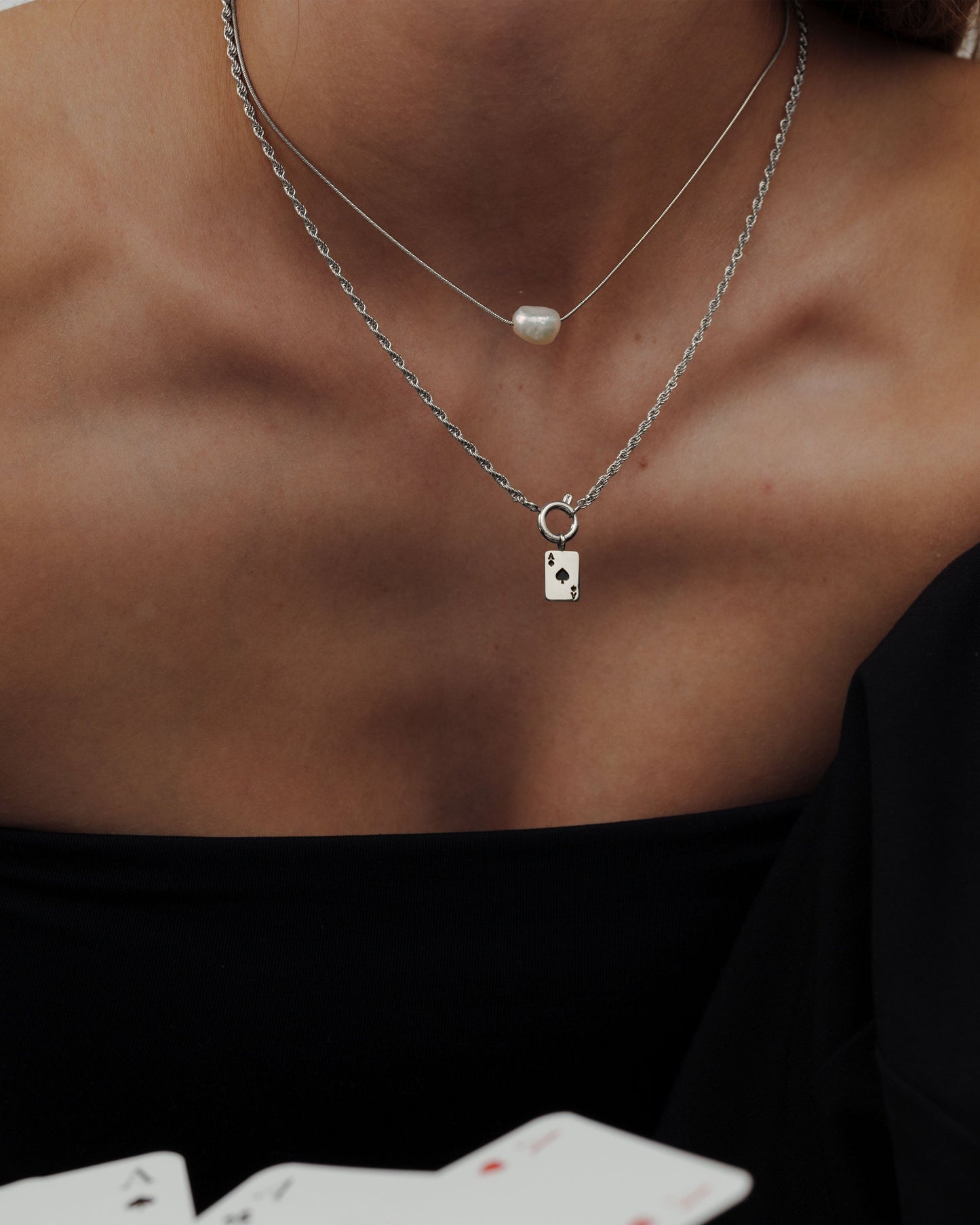 [[Farbe:Silber,shopthelook]]