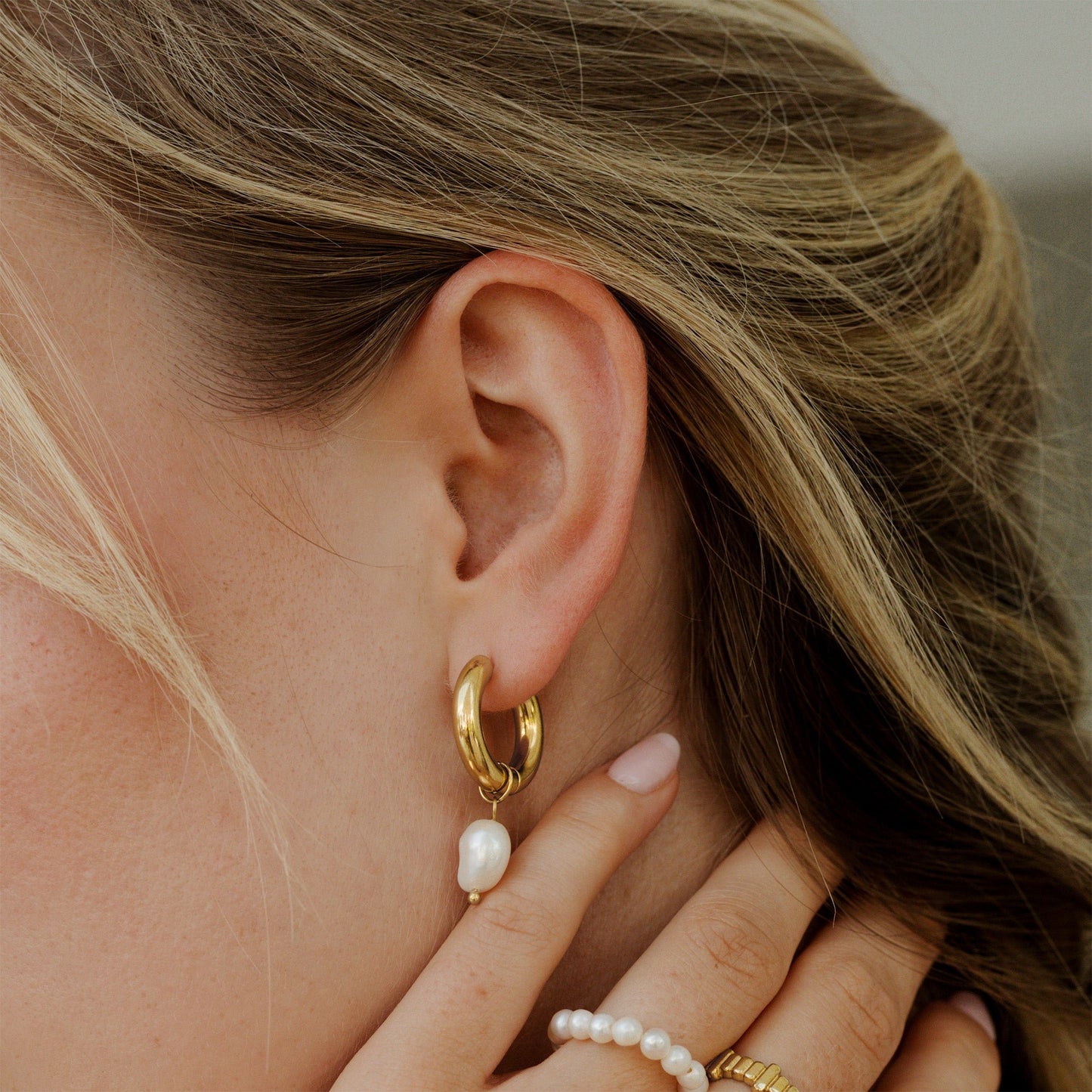 [[Colore:Oro,shopthelook]]