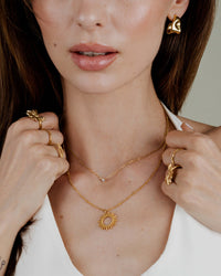 [[Colore:Oro,shopthelook]]