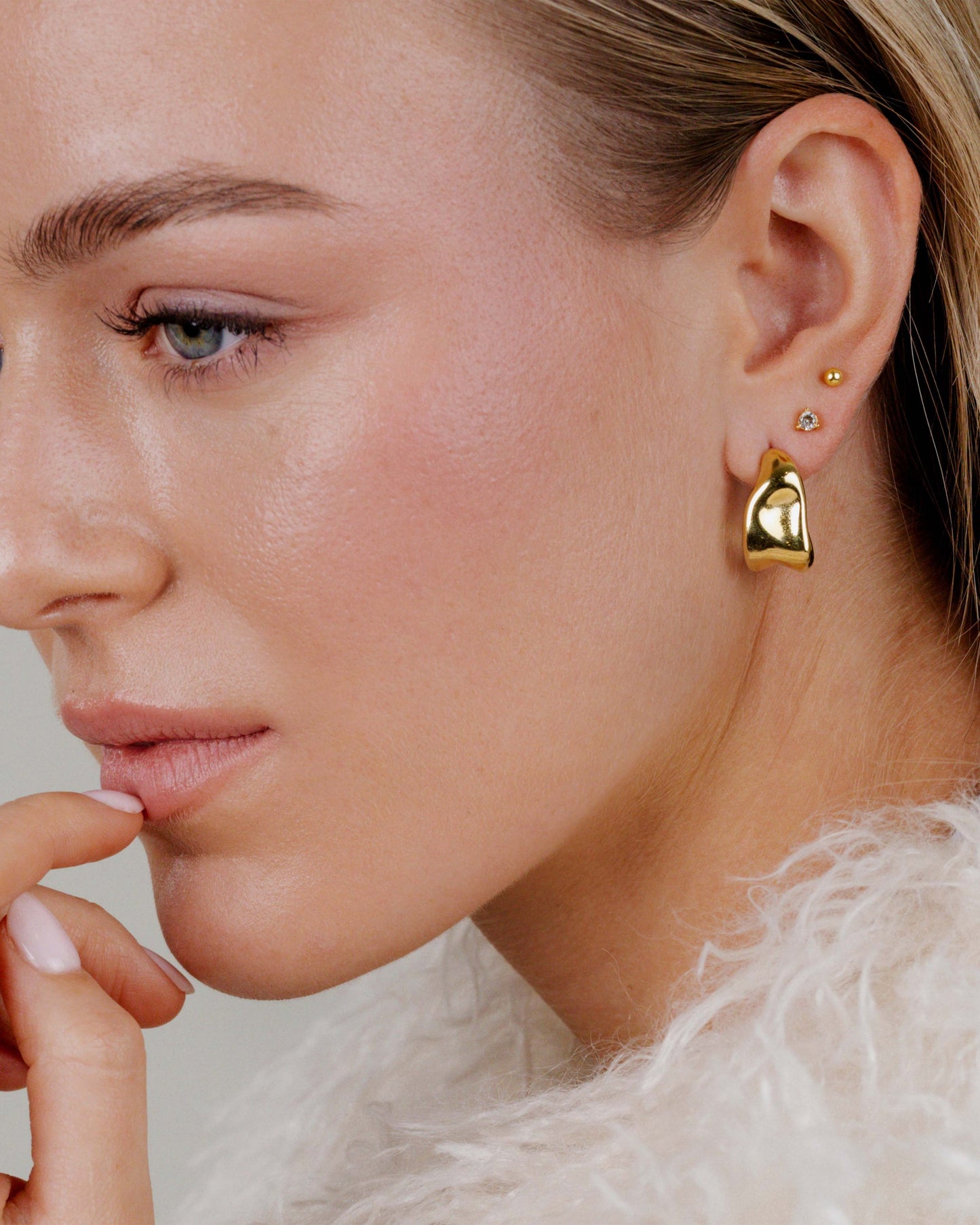 [[Colore:Oro,shopthelook]] lua-283