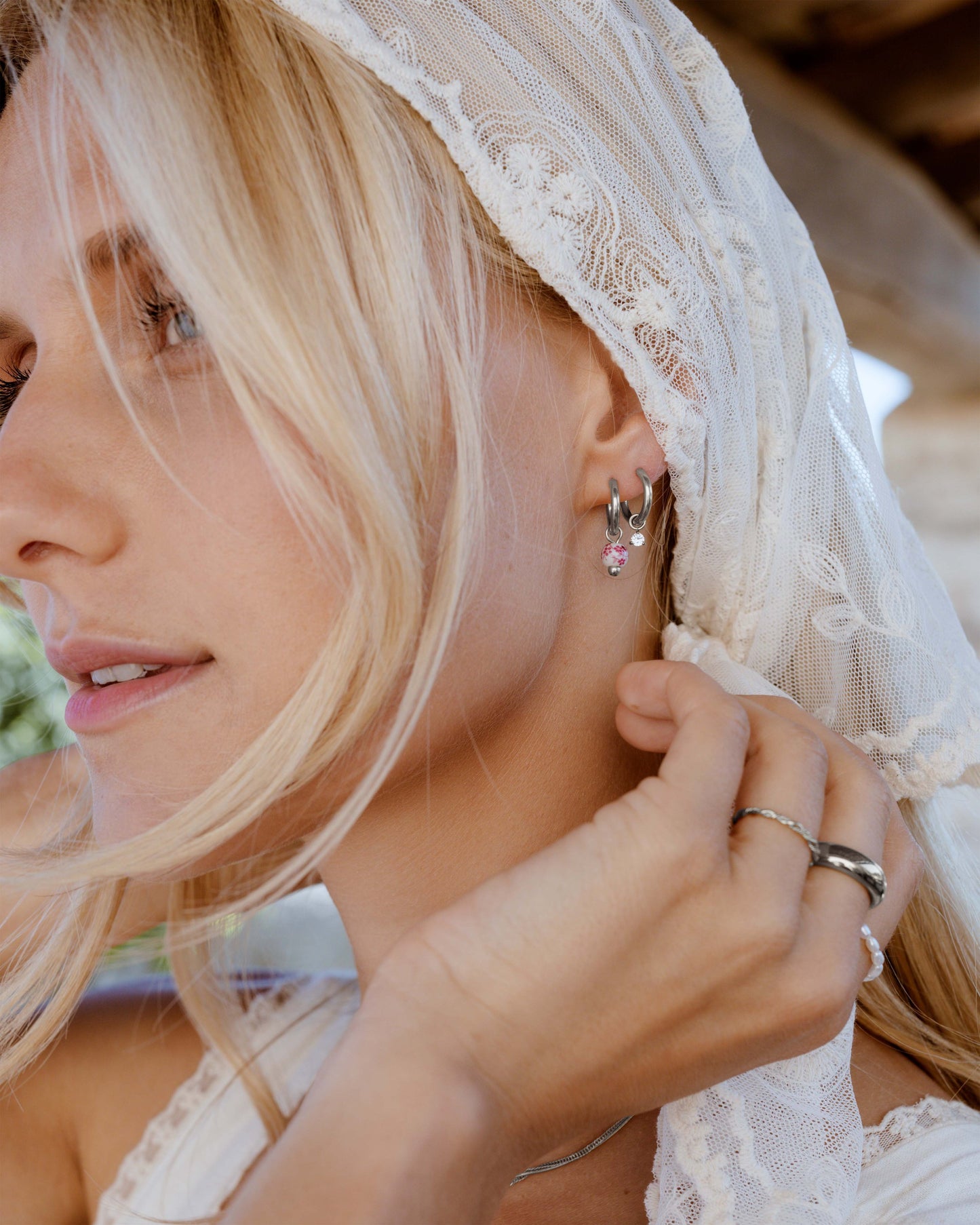 [[Colore:Argento,shopthelook]]