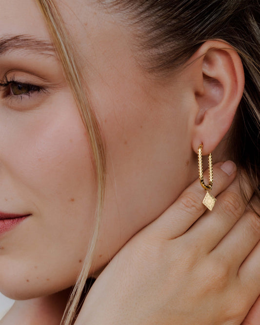 Rombo Oval Twisted Hoops Small Oro