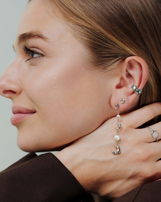 Alluring Anne Orecchini Argento