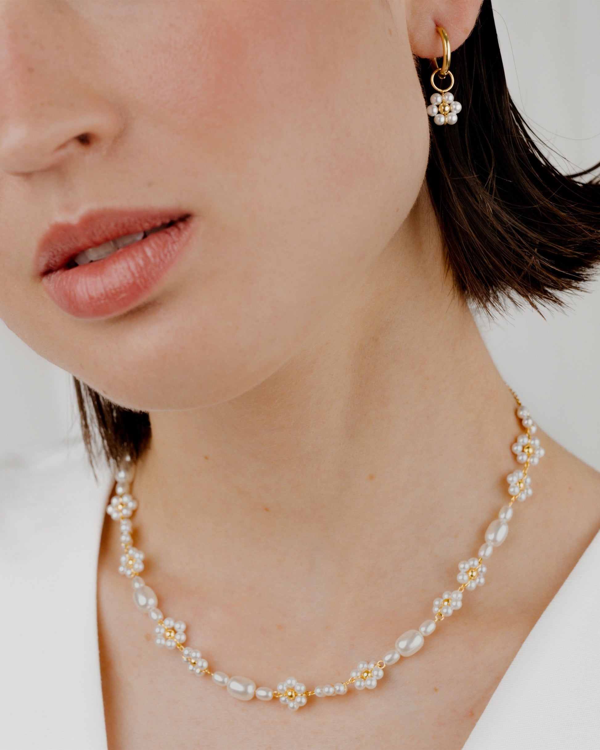 Flowery Pearls Choker Oro