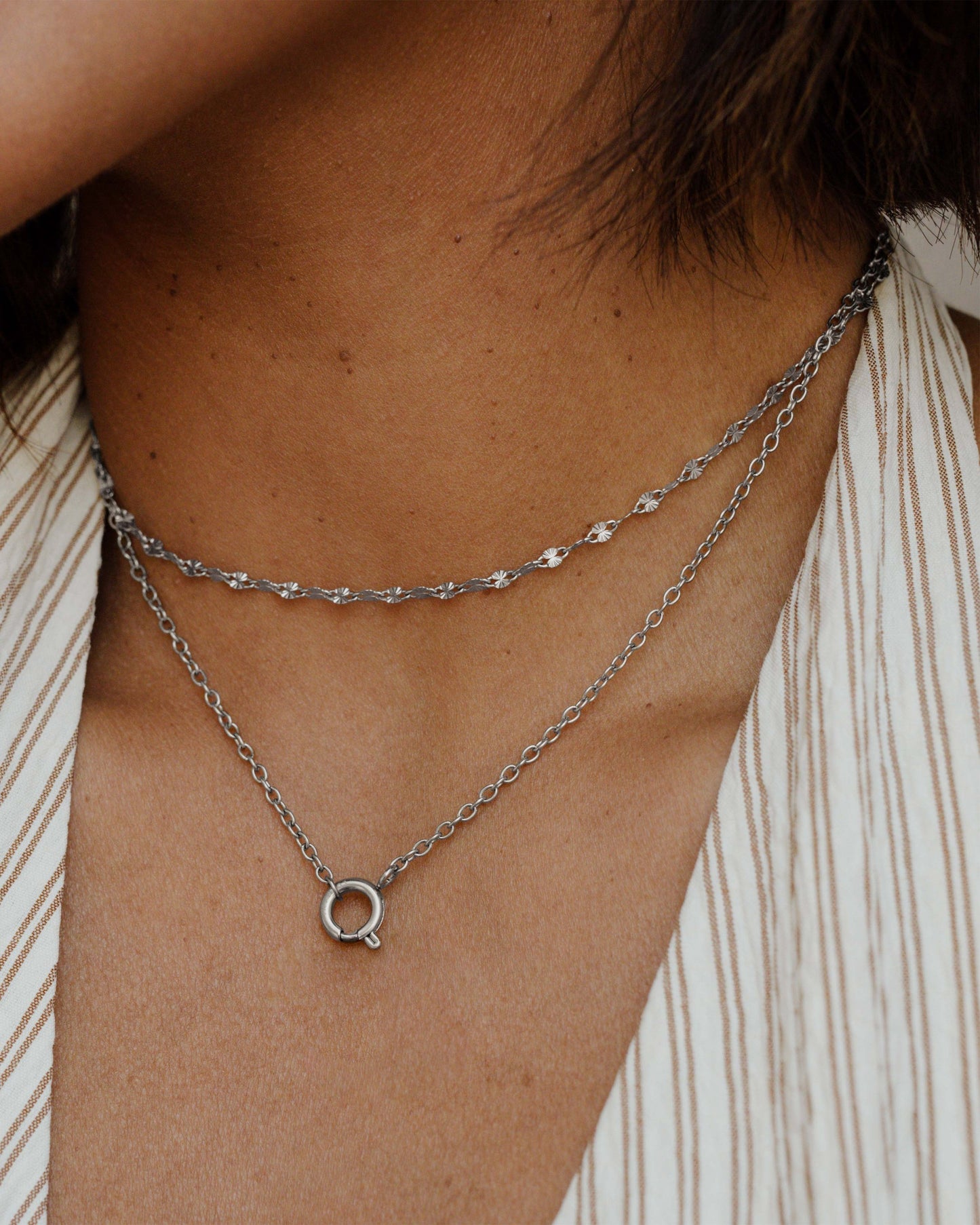 [[Farbe:Silber,shopthelook]]